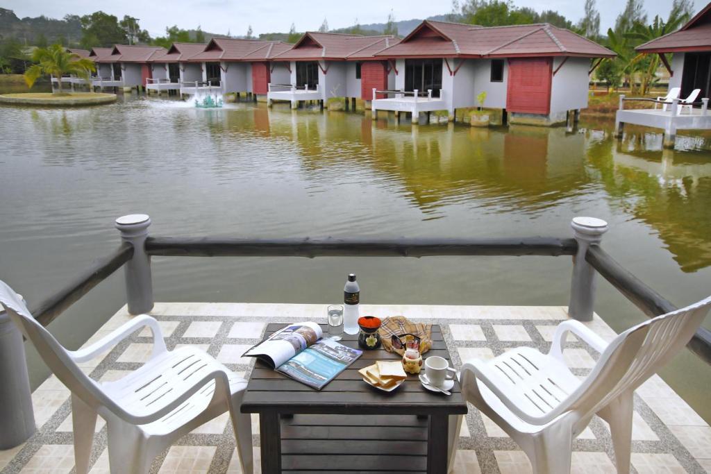The Villa Laemhin Lagoon Resort Phuket Buitenkant foto