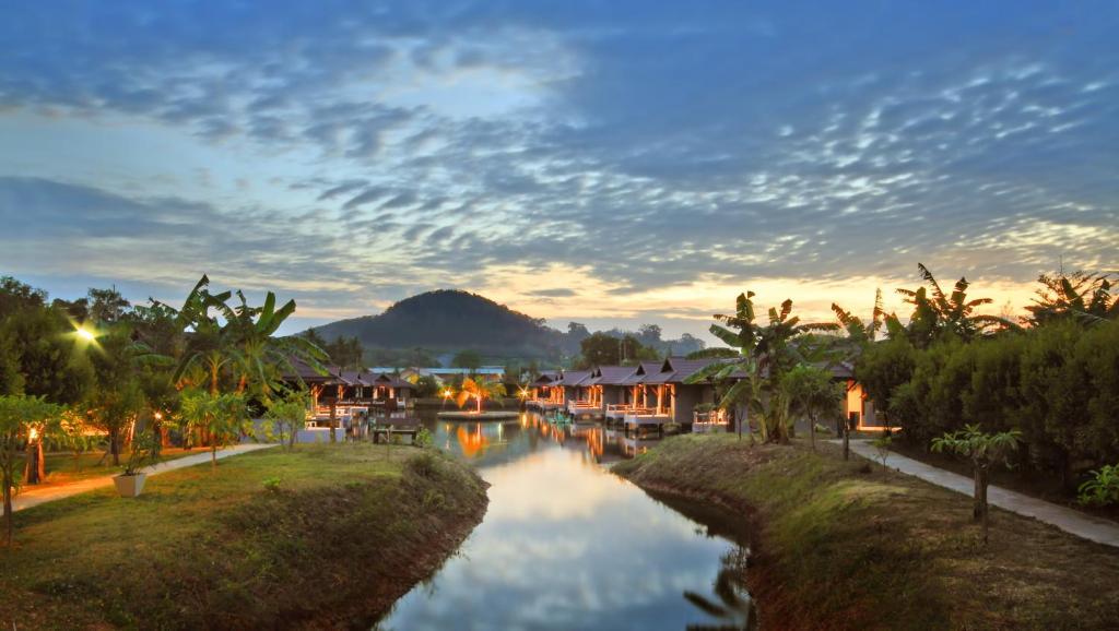The Villa Laemhin Lagoon Resort Phuket Buitenkant foto