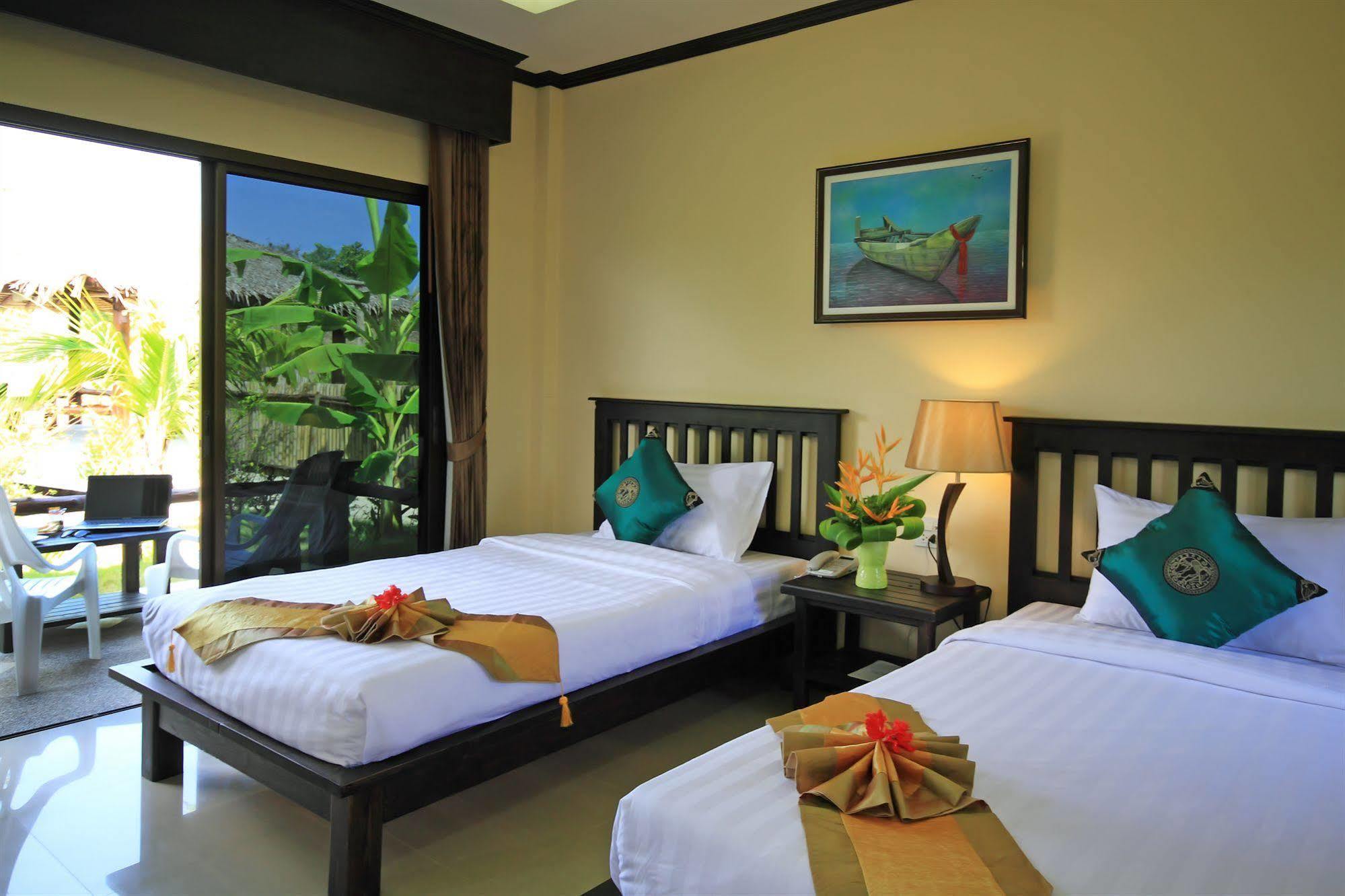 The Villa Laemhin Lagoon Resort Phuket Buitenkant foto