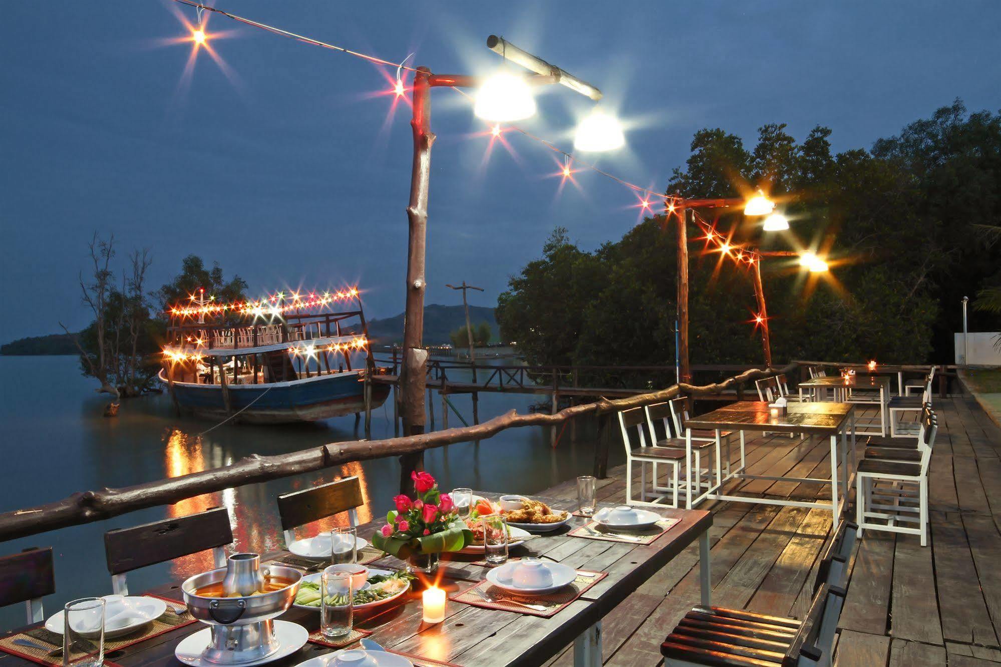 The Villa Laemhin Lagoon Resort Phuket Buitenkant foto